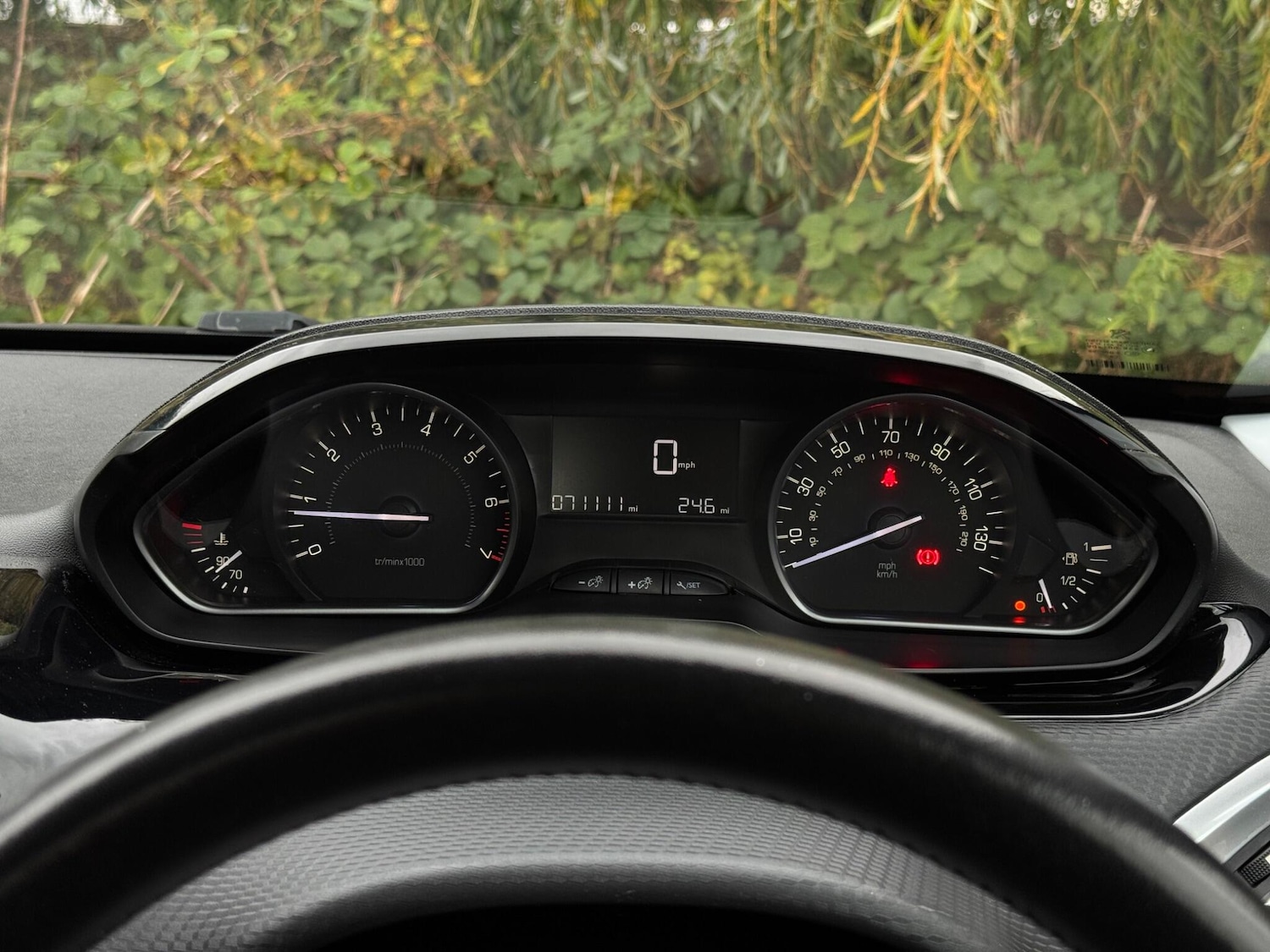 Used Peugeot 208 2017 for sale - 76122352: Photo 38