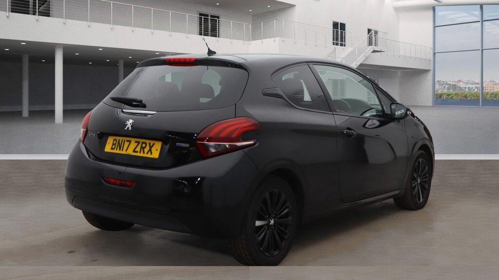 Used Peugeot 208 2017 for sale - 76122352: Photo 6