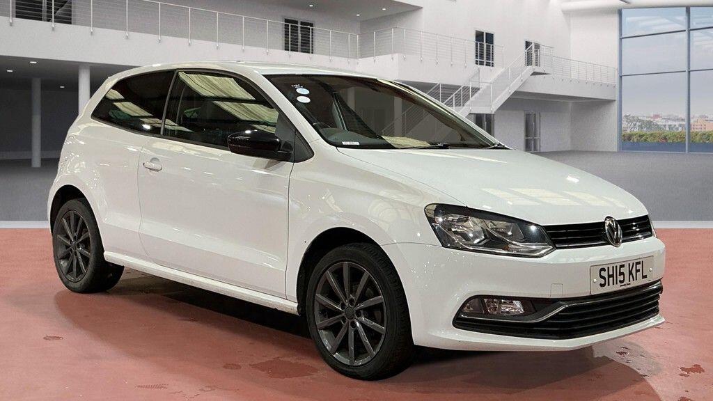 Used Volkswagen Polo 2015 for sale - 76336896: Photo 1