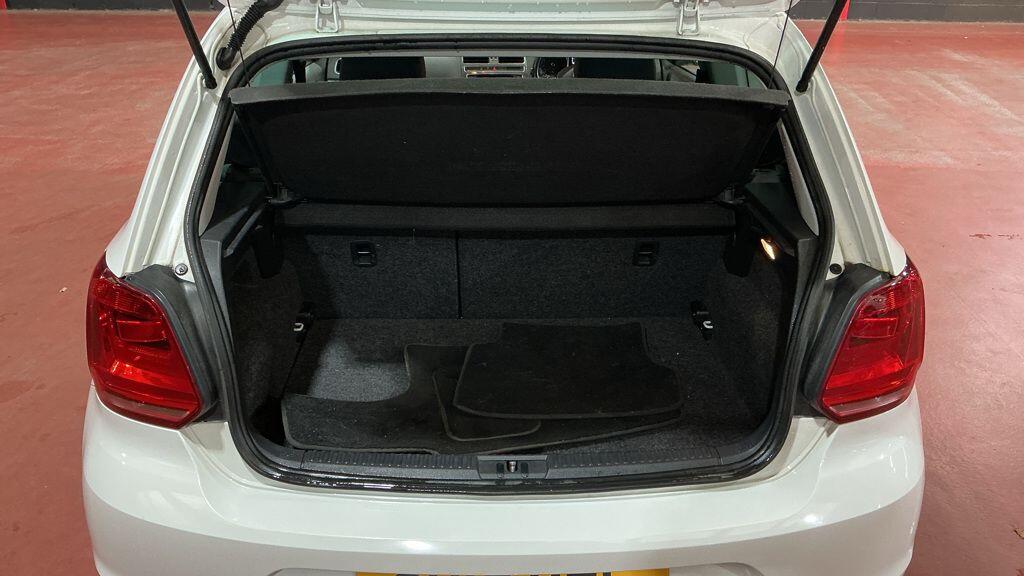 Used Volkswagen Polo 2015 for sale - 76336896: Photo 11