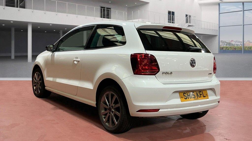 Used Volkswagen Polo 2015 for sale - 76336896: Photo 3