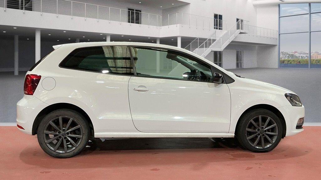 Used Volkswagen Polo 2015 for sale - 76336896: Photo 5