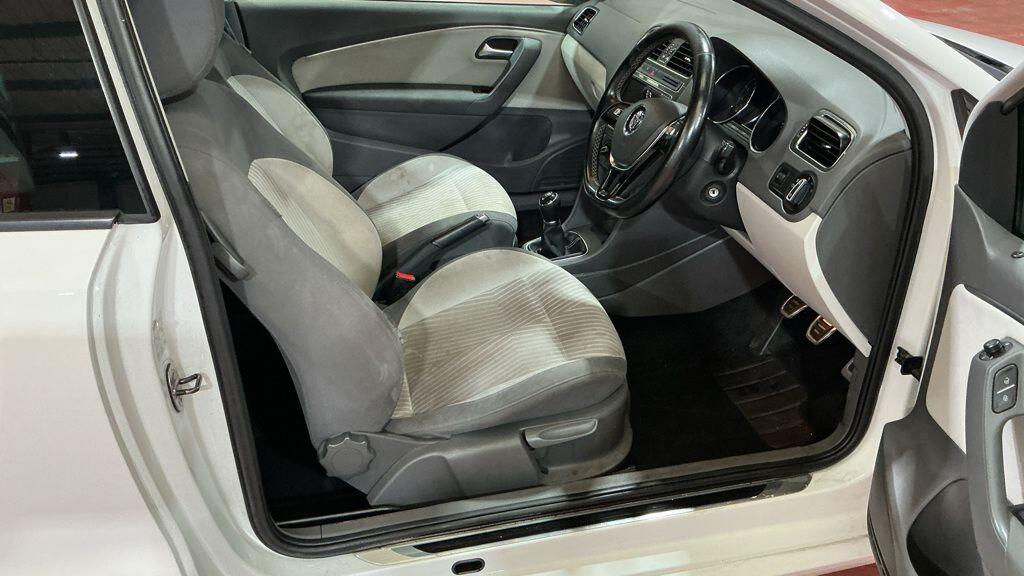 Used Volkswagen Polo 2015 for sale - 76336896: Photo 7