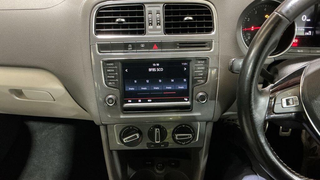 Used Volkswagen Polo 2015 for sale - 76336896: Photo 9
