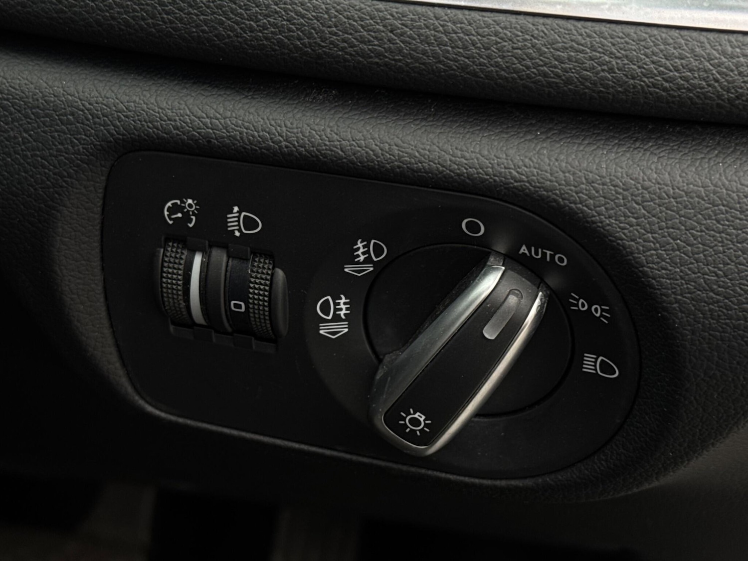 Used Audi Q3 2014 for sale - 74485465: Photo 65