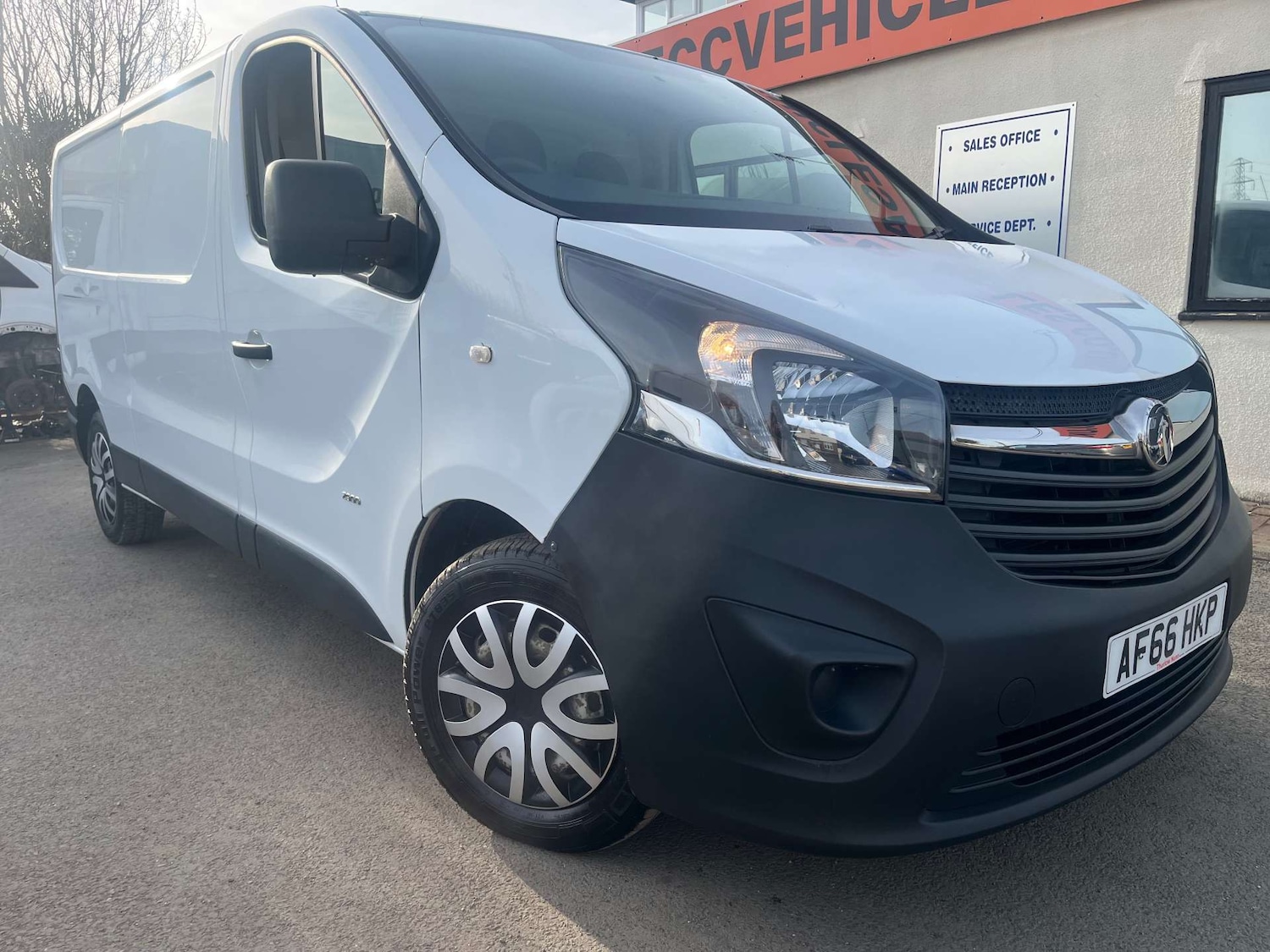 Used Vauxhall Vivaro 2016 for sale - 77961729: Photo 2