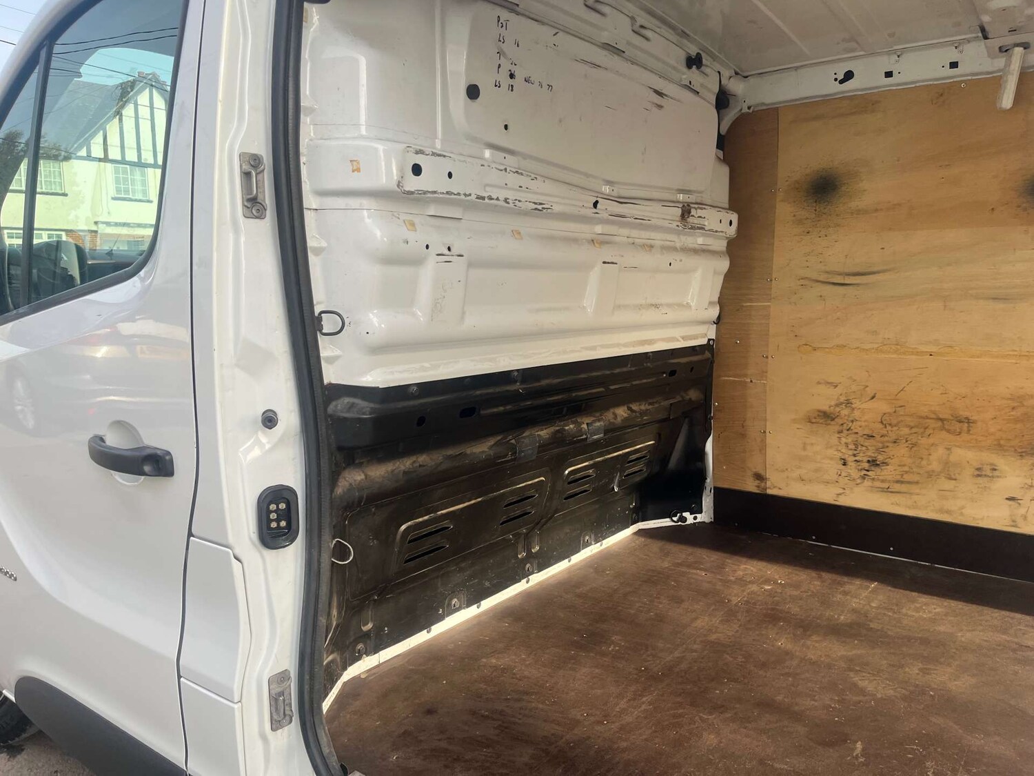 Used Vauxhall Vivaro 2016 for sale - 77961729: Photo 32