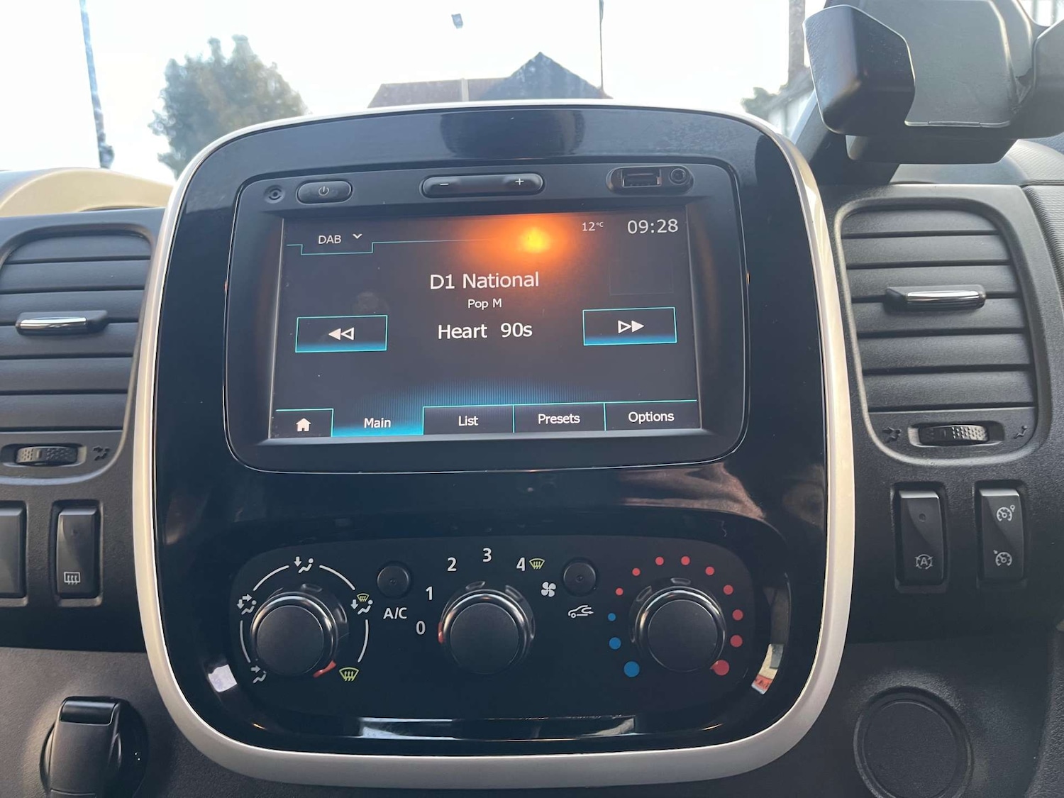 Used Renault Trafic 2017 for sale - 77492500: Photo 22