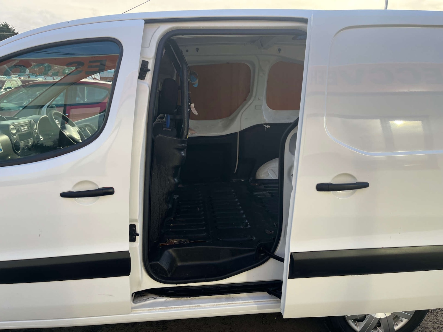 Used Peugeot Partner 2017 for sale - 78016428: Photo 16