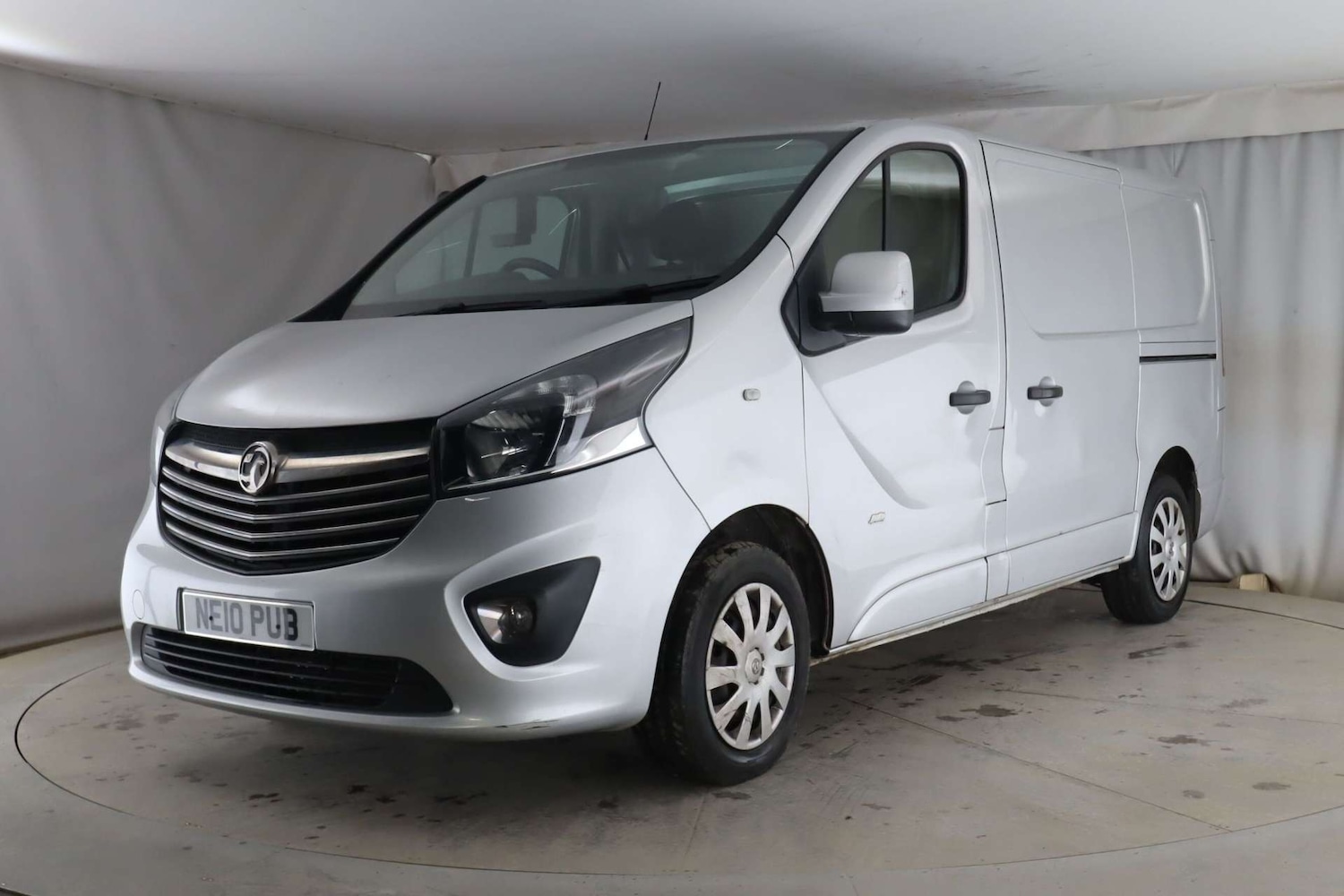Used Vauxhall Vivaro 2015 for sale - 77967828: Photo 2