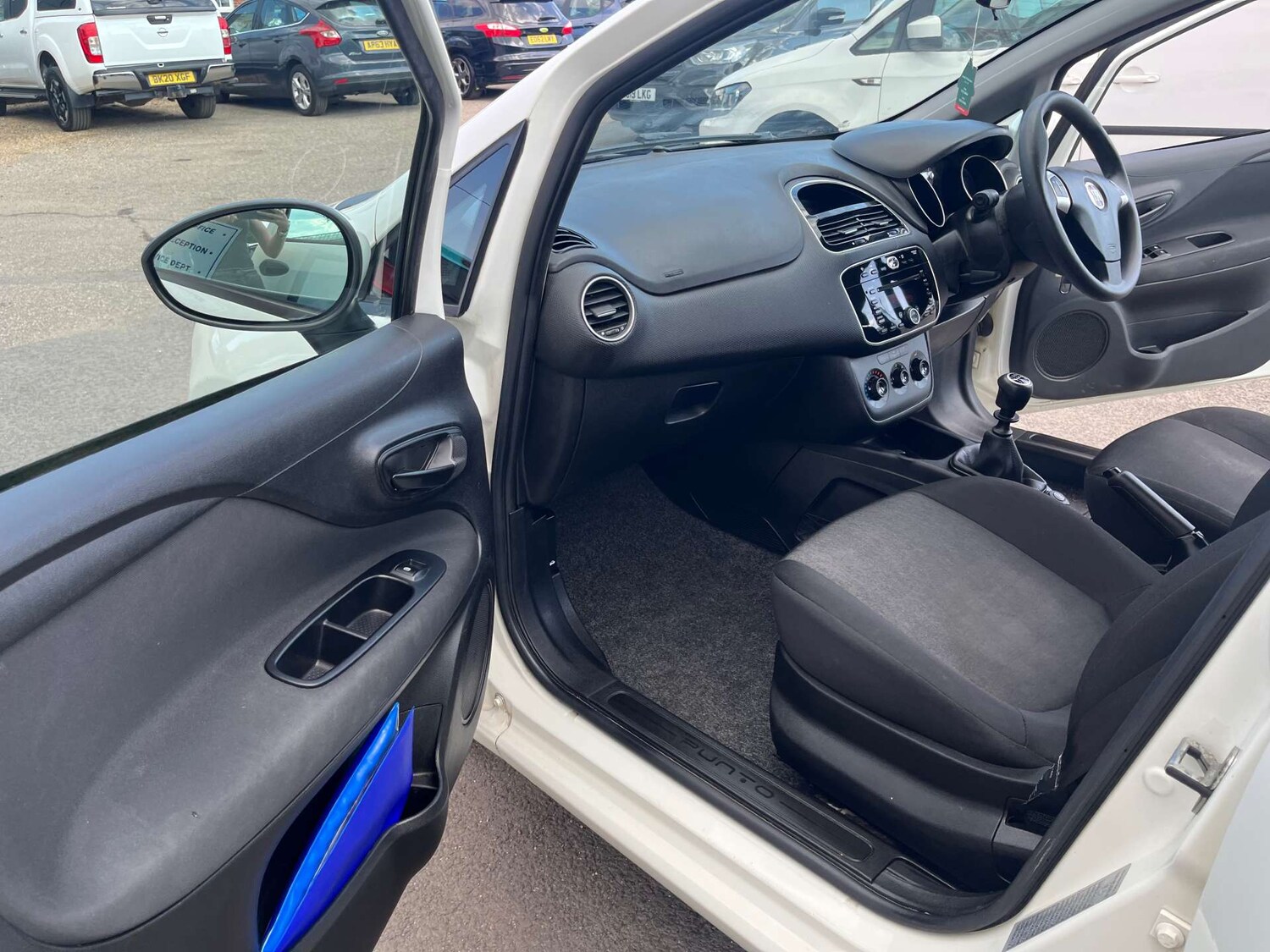 Used Fiat Punto 2017 for sale - 76601982: Photo 36