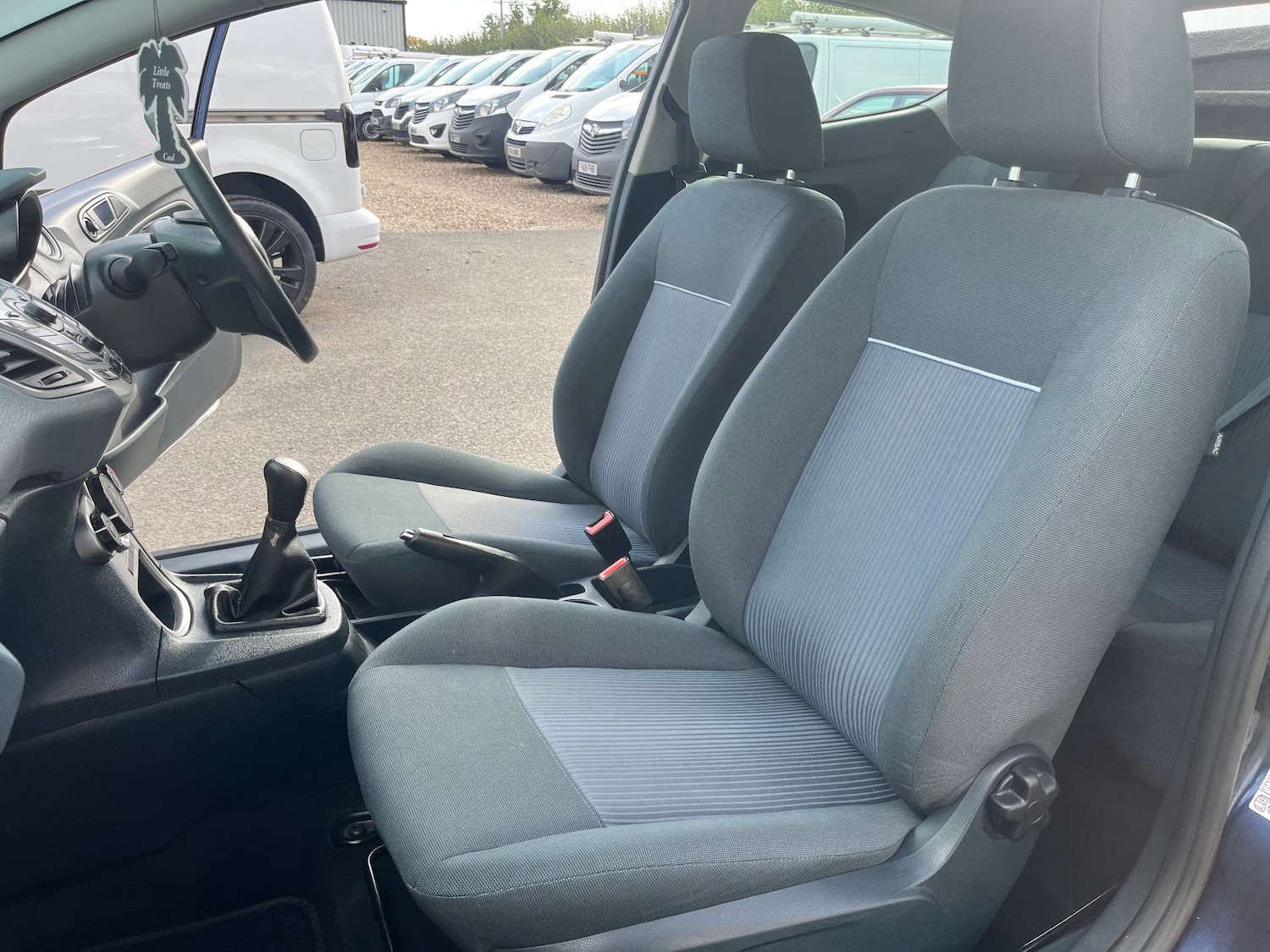 Used Ford Fiesta 2011 for sale - 76115766: Photo 33