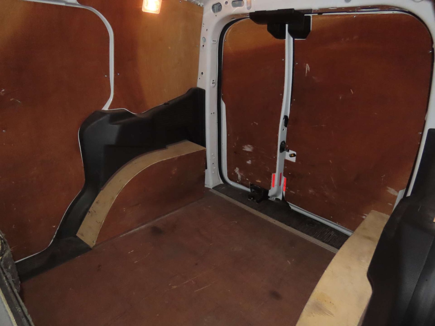 Used Ford Transit Courier 2017 for sale - 77643188: Photo 11