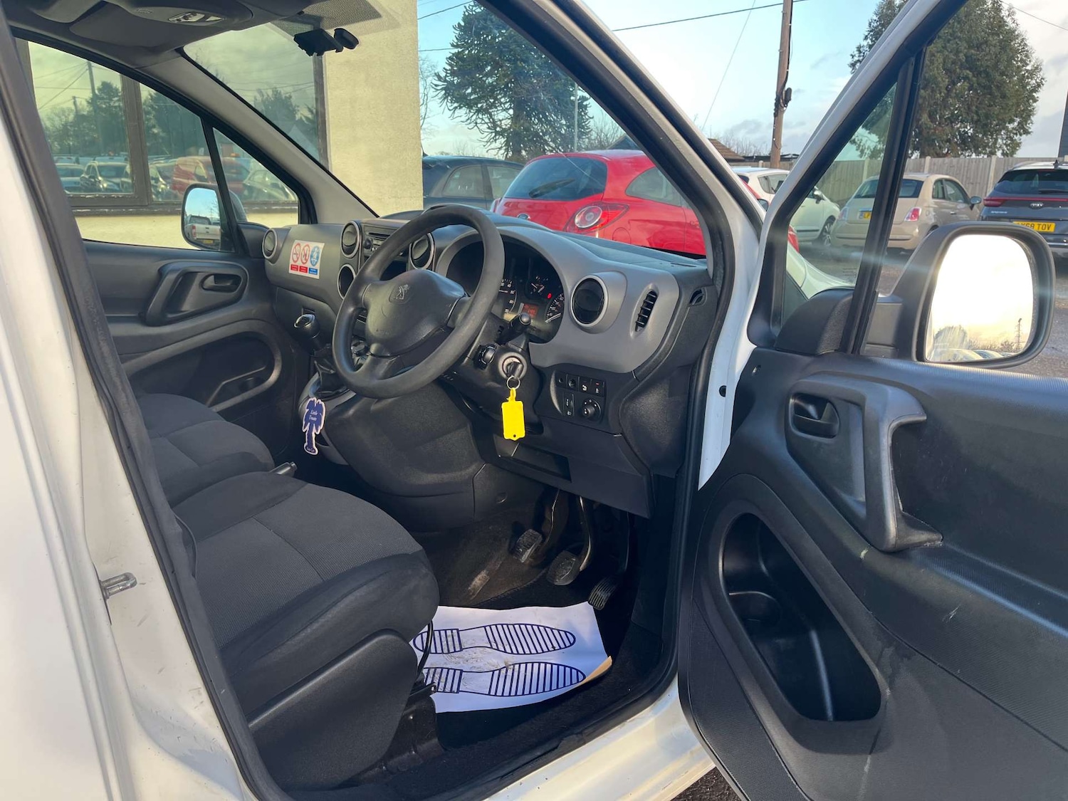 Used Peugeot Partner 2018 for sale - 76739831: Photo 16