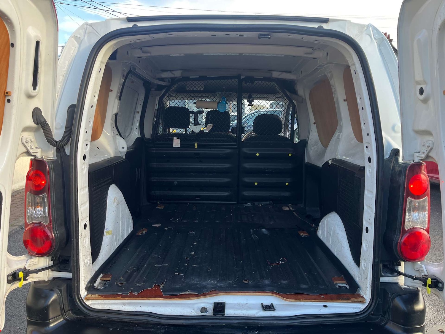 Used Peugeot Partner 2018 for sale - 76739831: Photo 27