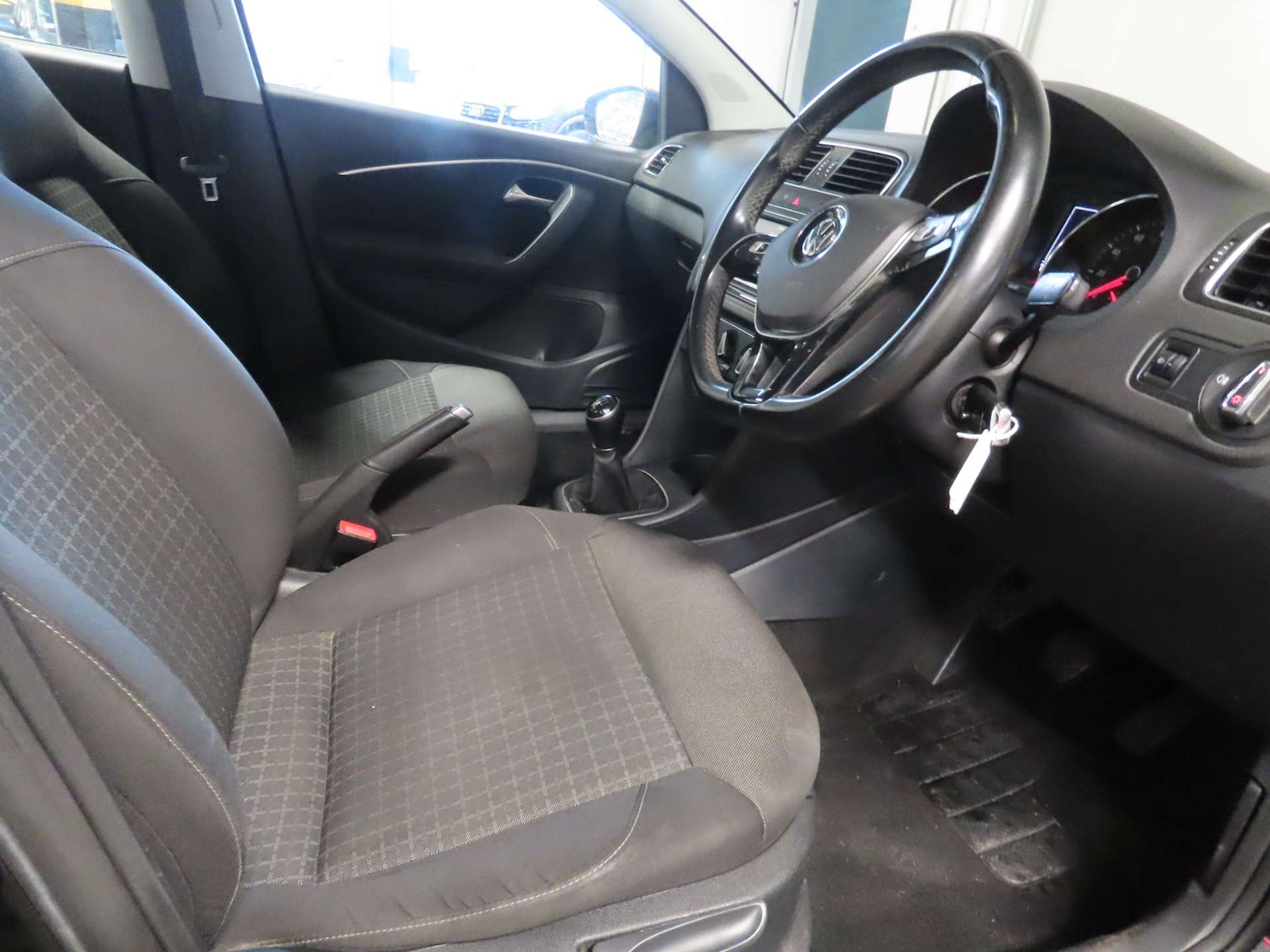 Used Volkswagen Polo 2015 for sale - 78122014: Photo 4