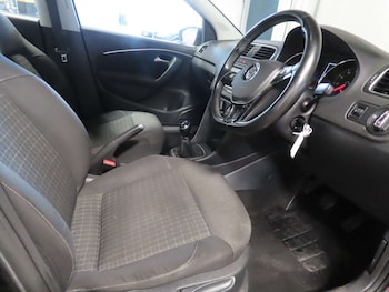 Used Volkswagen Polo 2015 for sale - 78122014: Photo