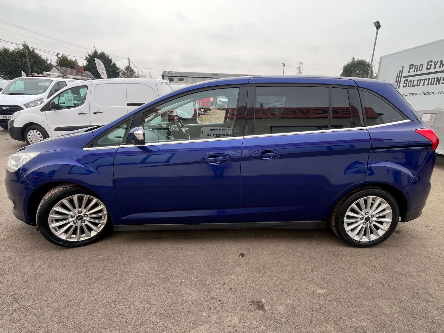 Used Ford C-Max 2015 for sale - 77640557: Photo 8