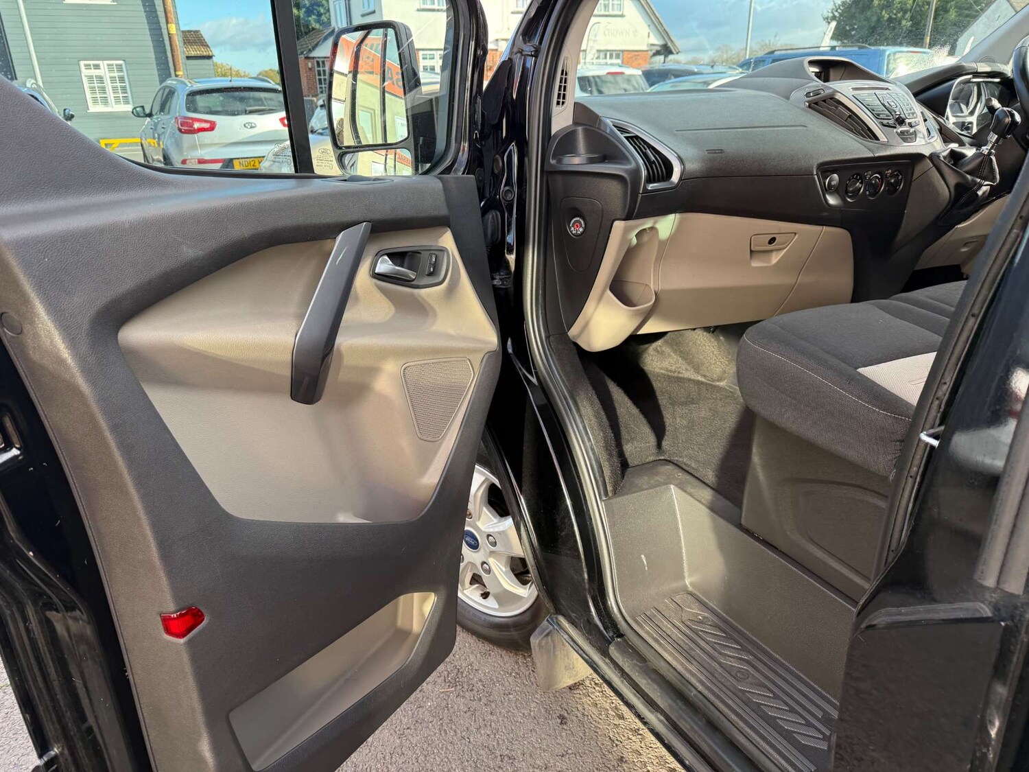 Used Ford Tourneo Custom 2018 for sale - 76694824: Photo 12