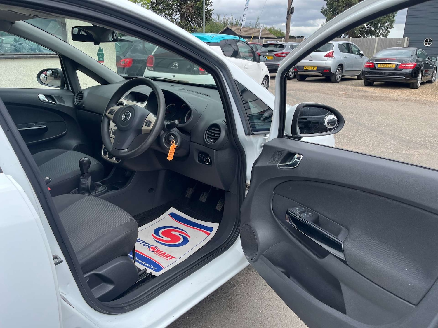 Used Vauxhall Corsa 2010 for sale - 76601629: Photo 16