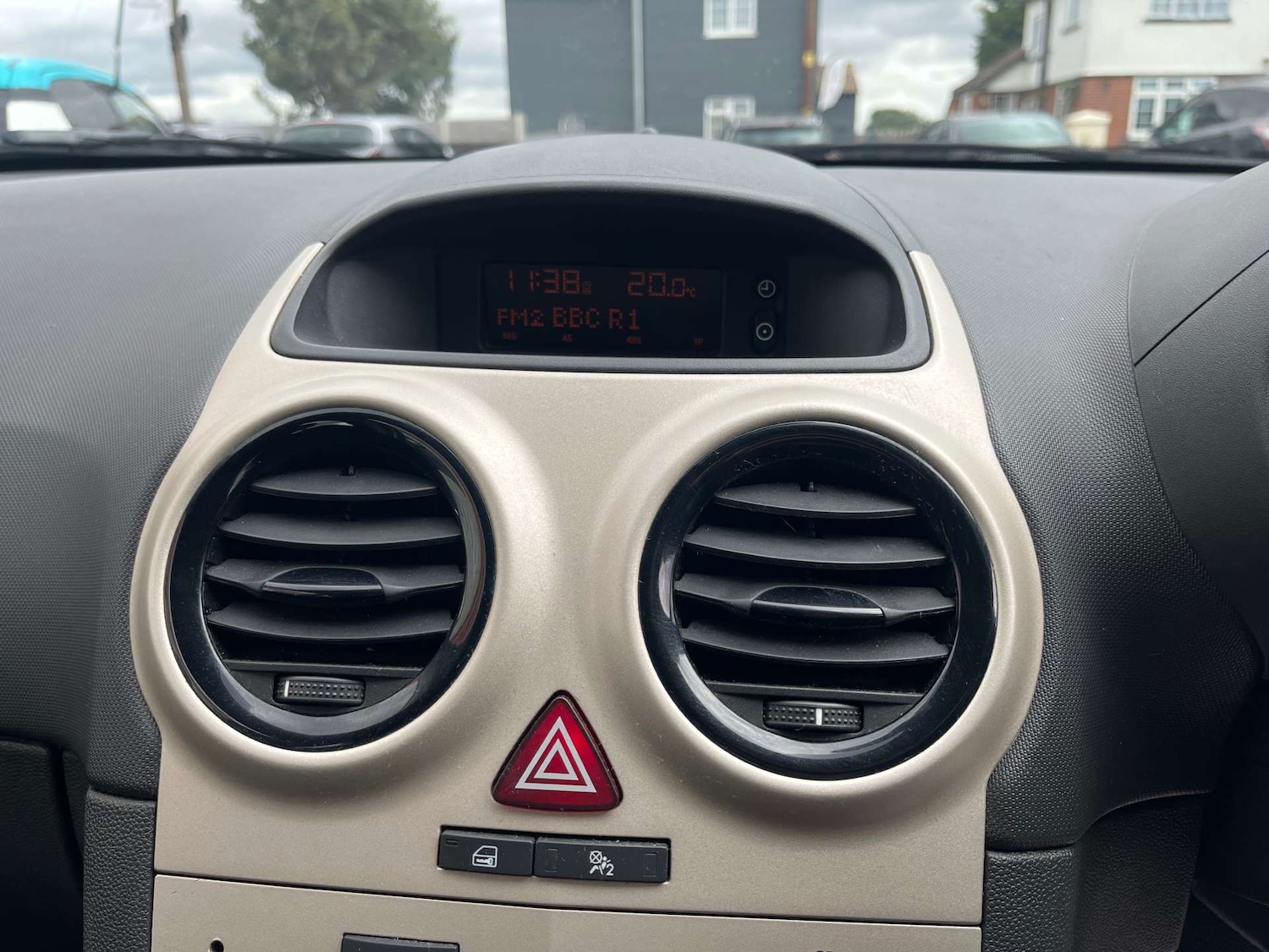 Used Vauxhall Corsa 2010 for sale - 76601629: Photo 24