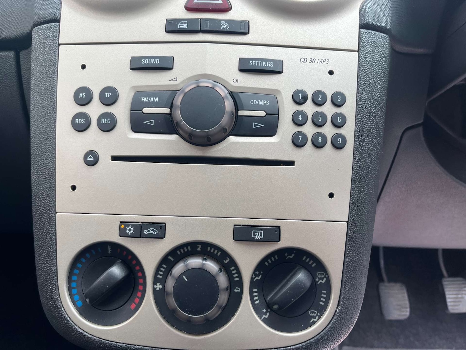 Used Vauxhall Corsa 2010 for sale - 76601629: Photo 25