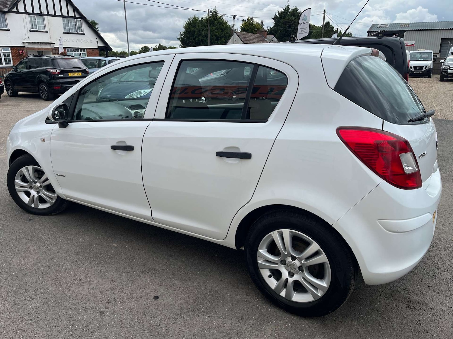 Used Vauxhall Corsa 2010 for sale - 76601629: Photo 9