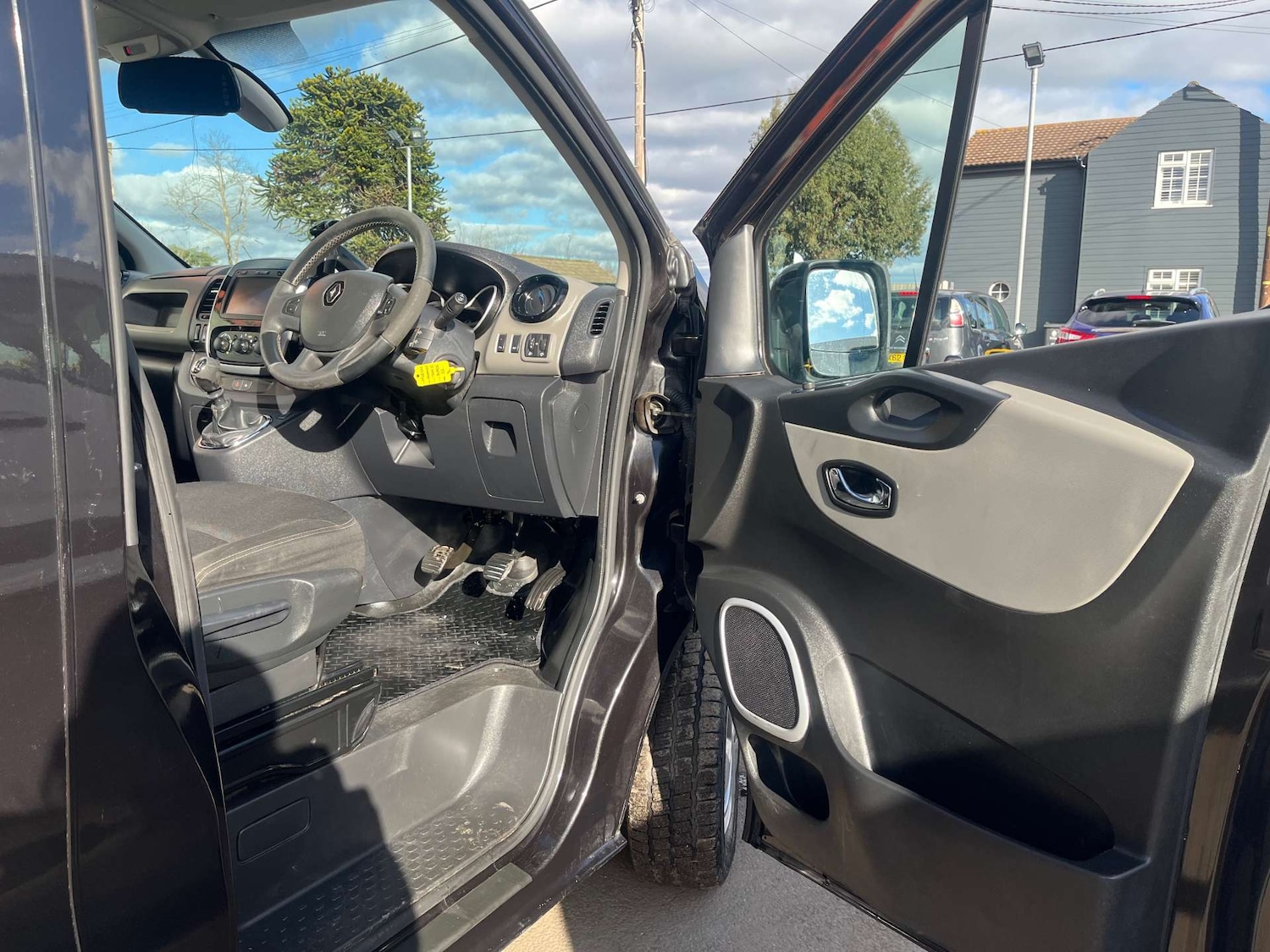 Used Renault Trafic 2018 for sale - 77523096: Photo 16