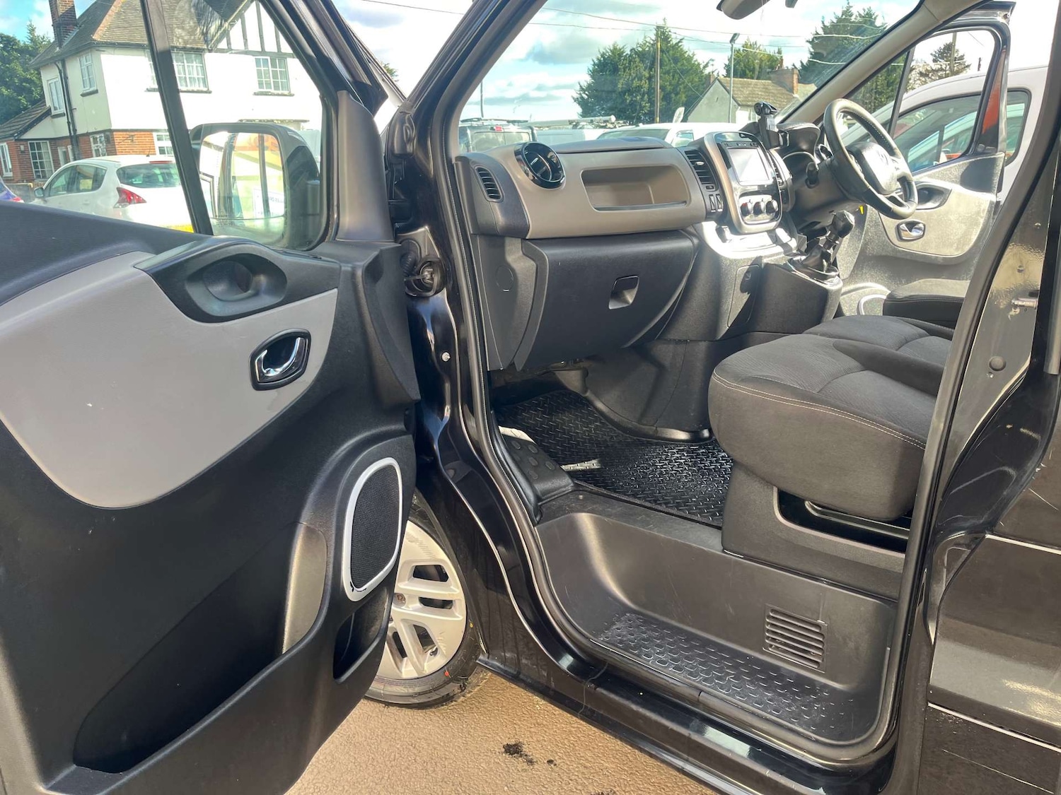 Used Renault Trafic 2018 for sale - 77523096: Photo 33