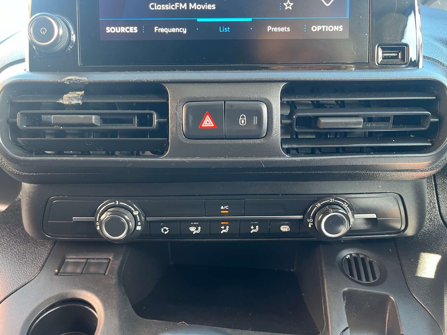 Used Peugeot Partner 2021 for sale - 75639984: Photo 27