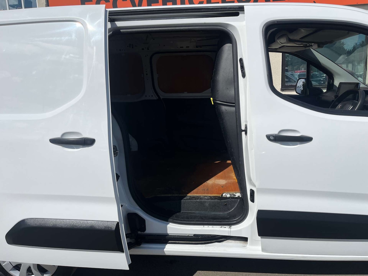 Used Peugeot Partner 2021 for sale - 75639984: Photo 32