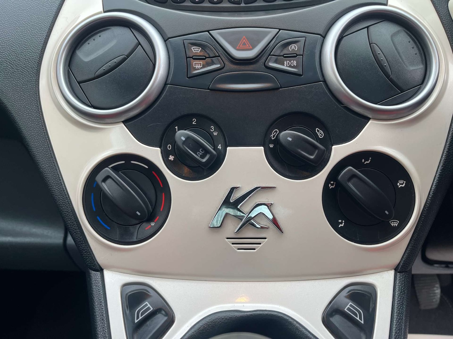 Used Ford Ka 2013 for sale - 76412602: Photo 24