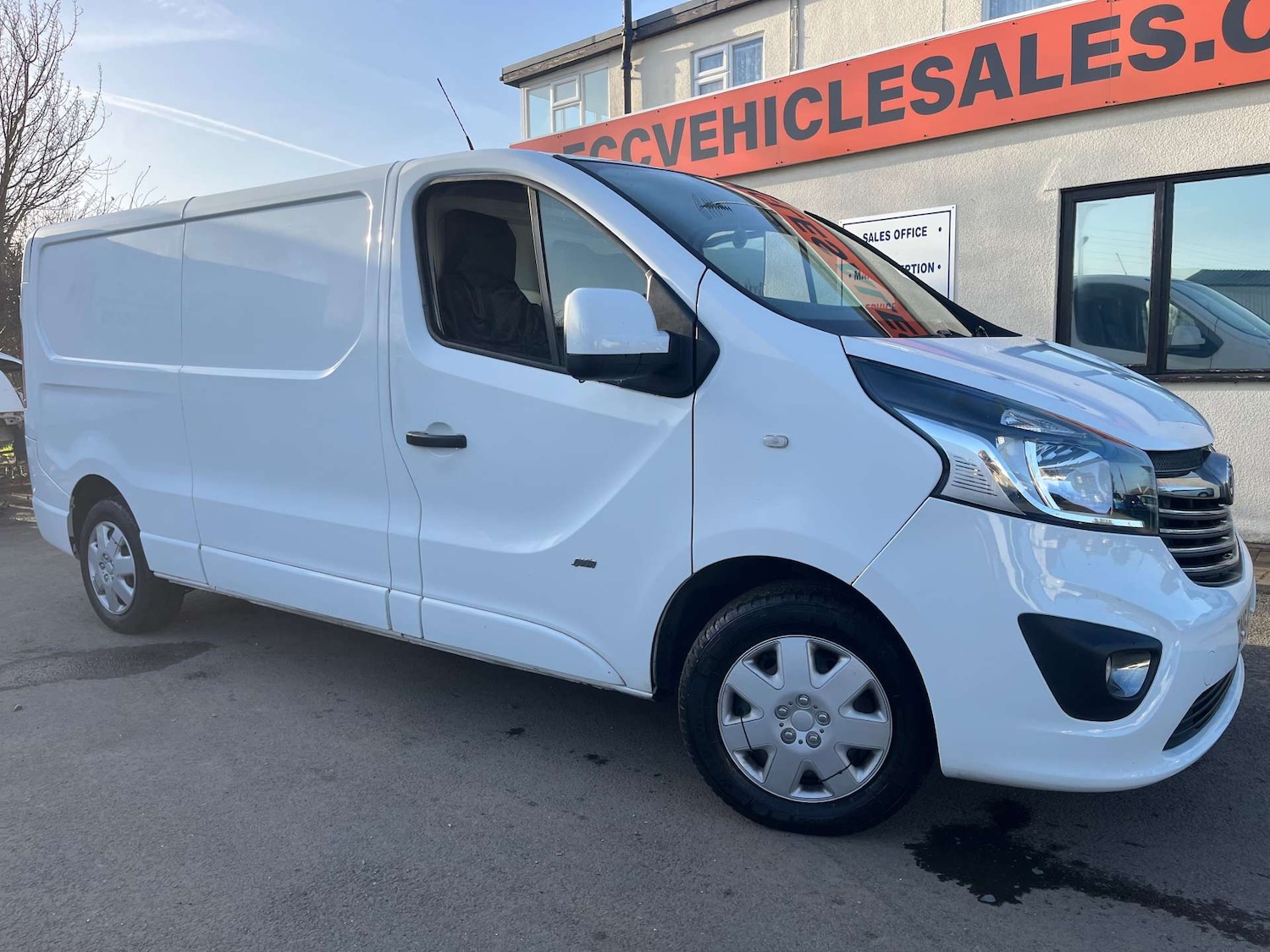 Used Vauxhall Vivaro 2014 for sale - 77667884: Photo 2