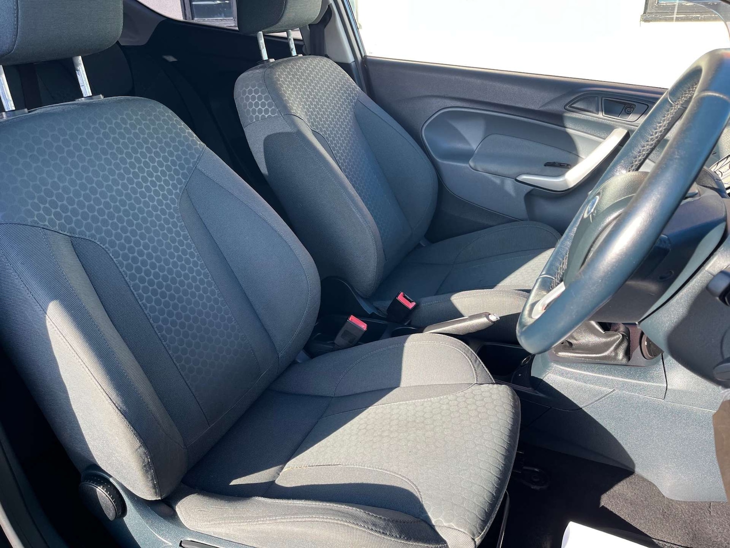 Used Ford Fiesta 2011 for sale - 77261368: Photo 16