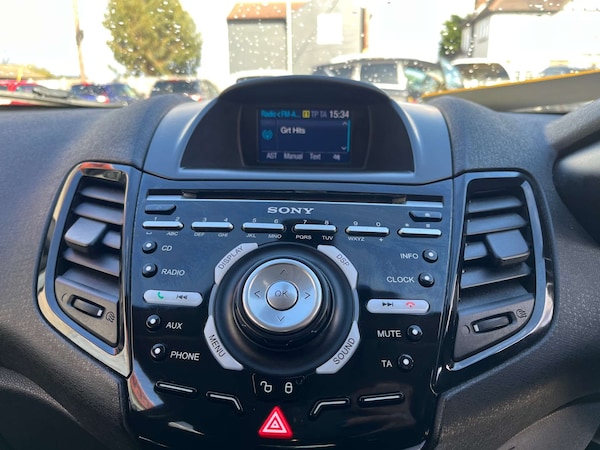 Used Ford Fiesta 2015 for sale - 75689231: Photo 24