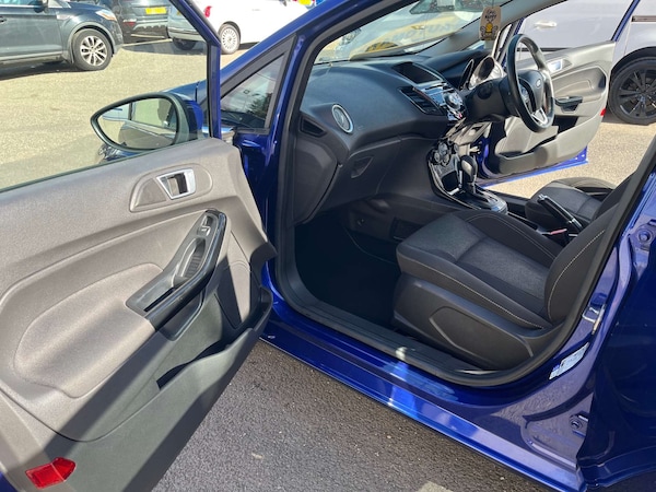 Used Ford Fiesta 2015 for sale - 75689231: Photo 38