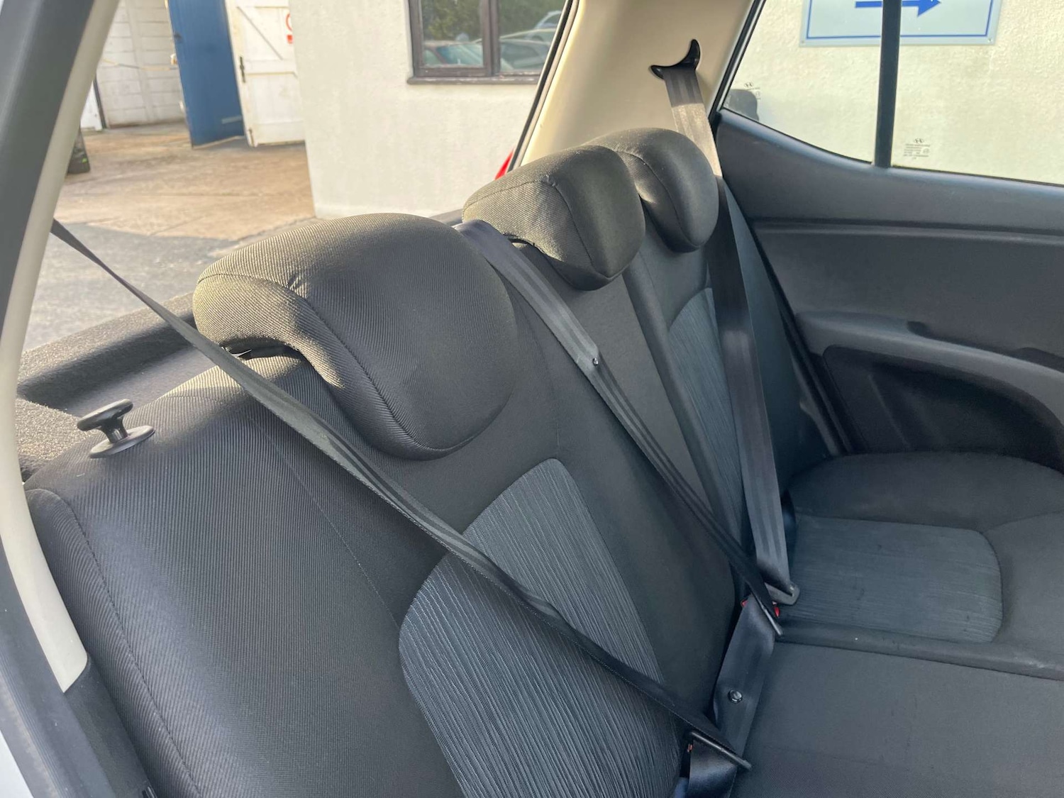 Used Hyundai i10 2013 for sale - 76333114: Photo 14