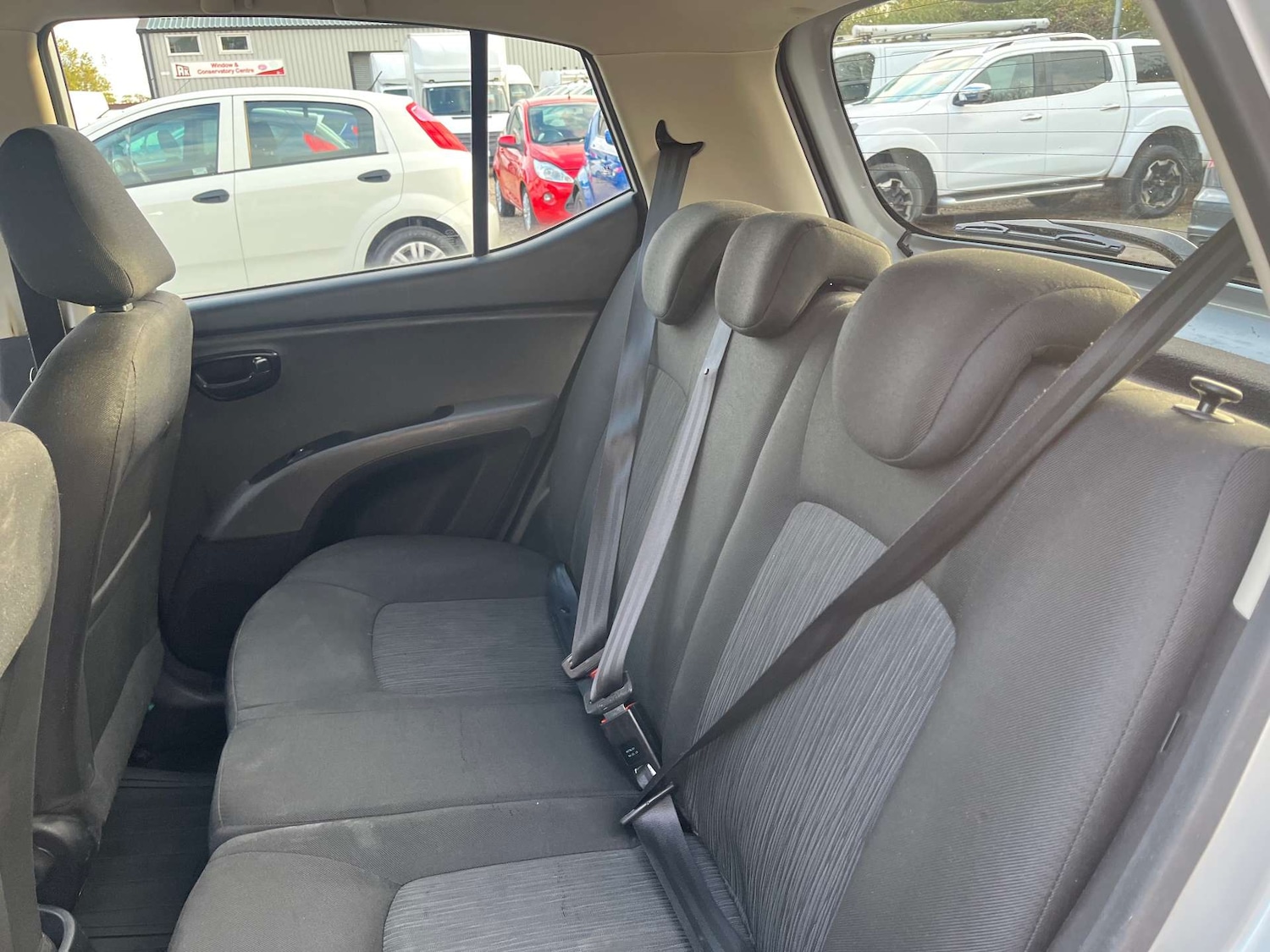Used Hyundai i10 2013 for sale - 76333114: Photo 24