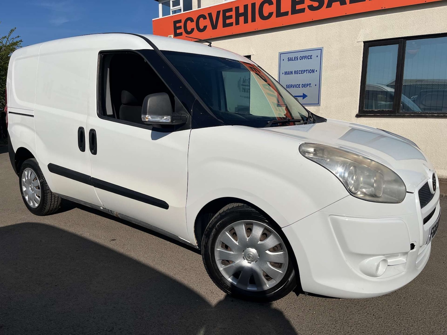 Used Vauxhall Combo 2014 for sale - 78162697: Photo 2