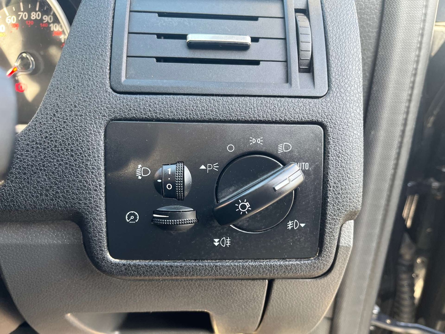 Used Ford Kuga 2011 for sale - 77640523: Photo 19