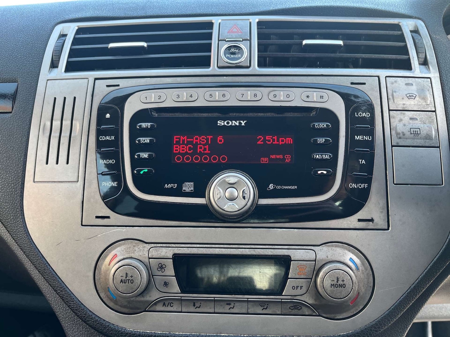 Used Ford Kuga 2011 for sale - 77640523: Photo 24