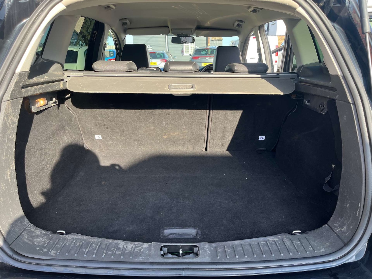 Used Ford Kuga 2011 for sale - 77640523: Photo 32