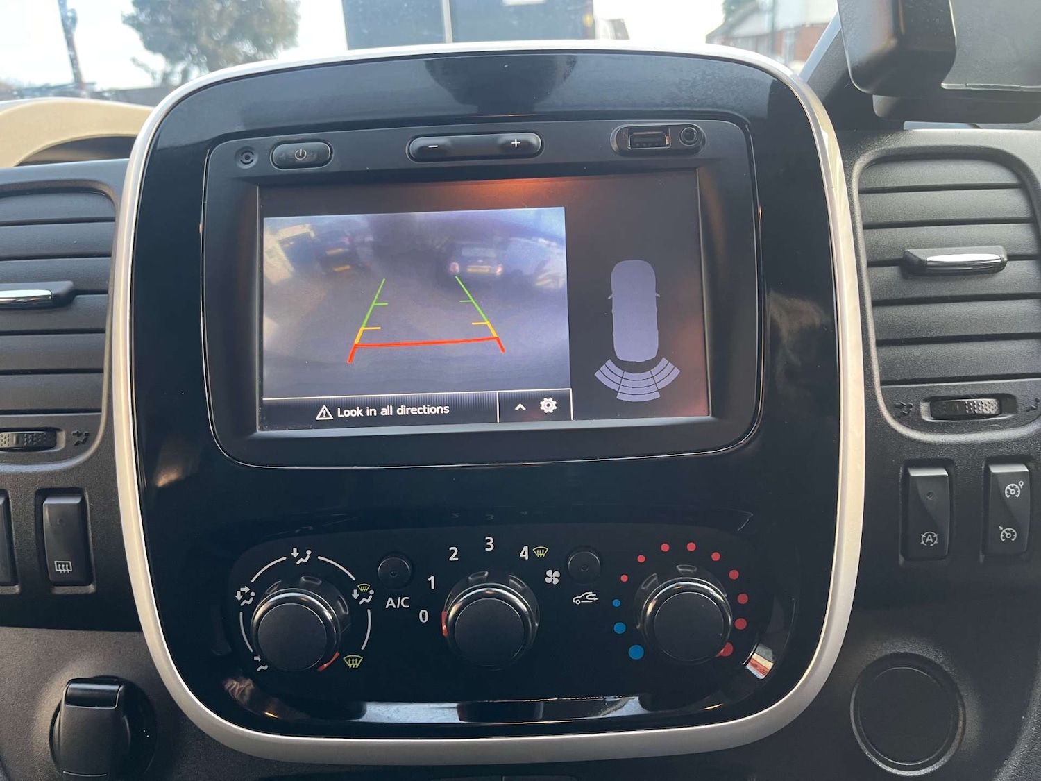 Used Renault Trafic 2017 for sale - 77234096: Photo 23