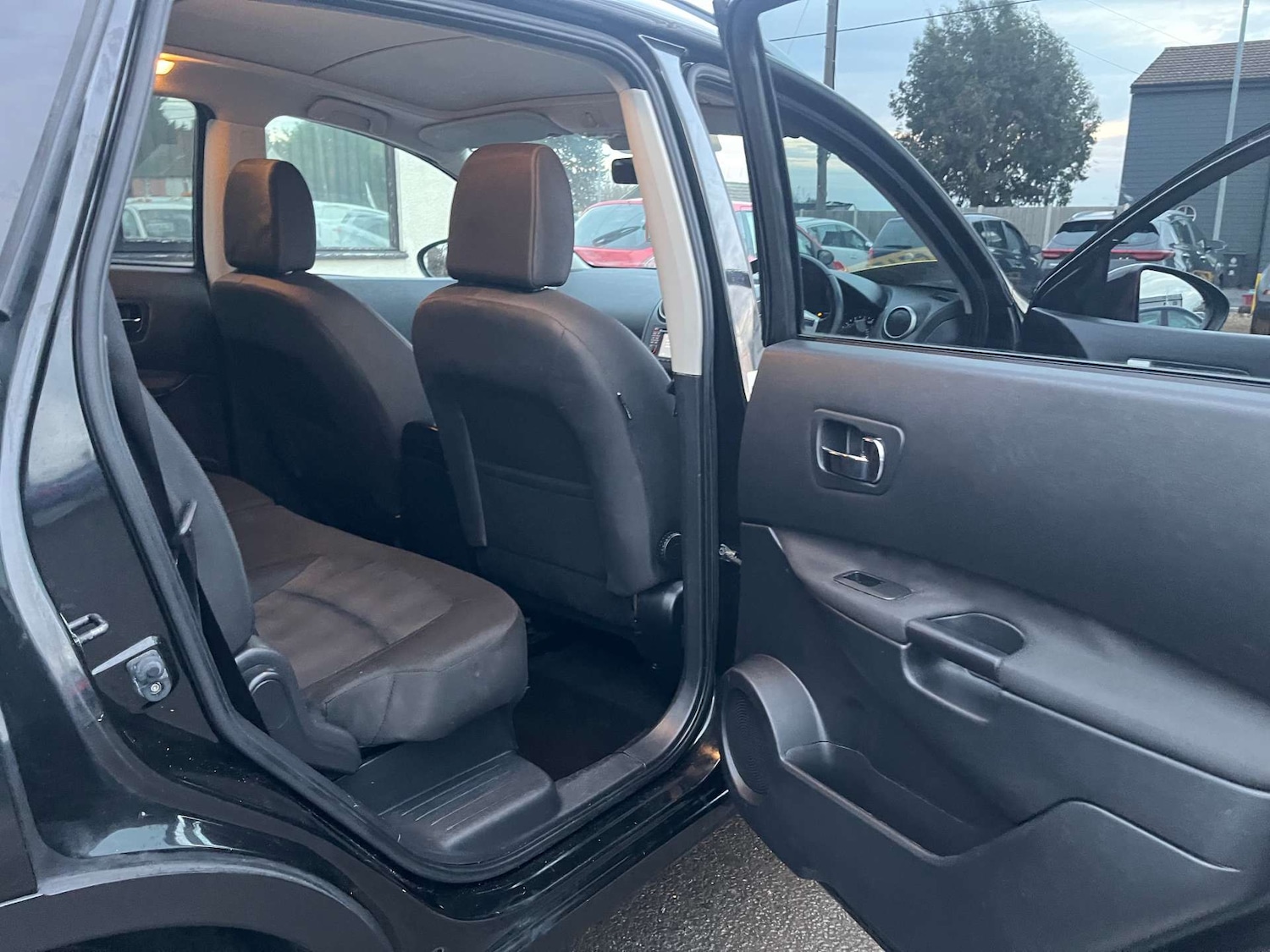 Used Nissan Qashqai 2012 for sale - 76846943: Photo 25