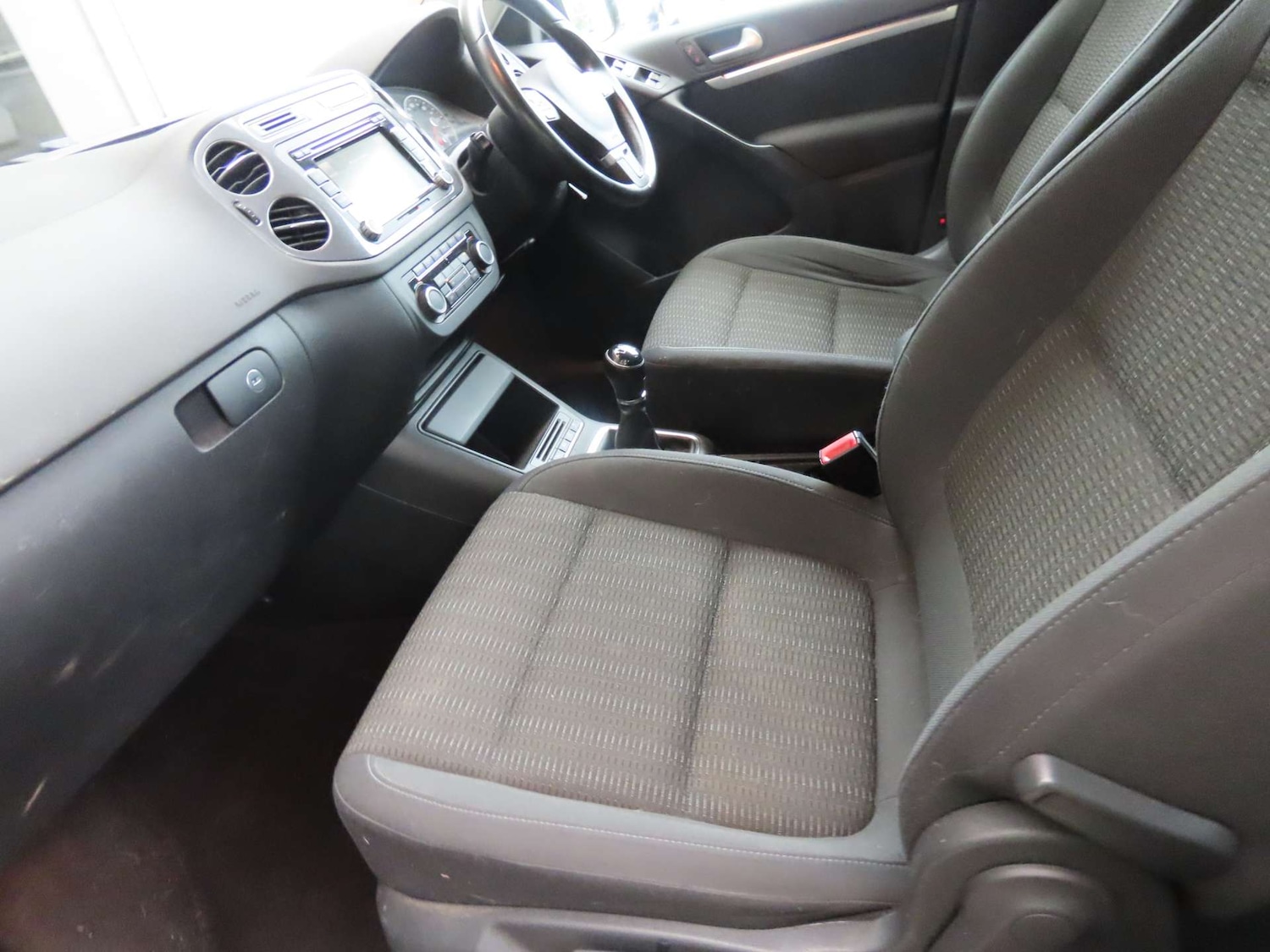 Used Volkswagen Tiguan 2012 for sale - 76343773: Photo 5