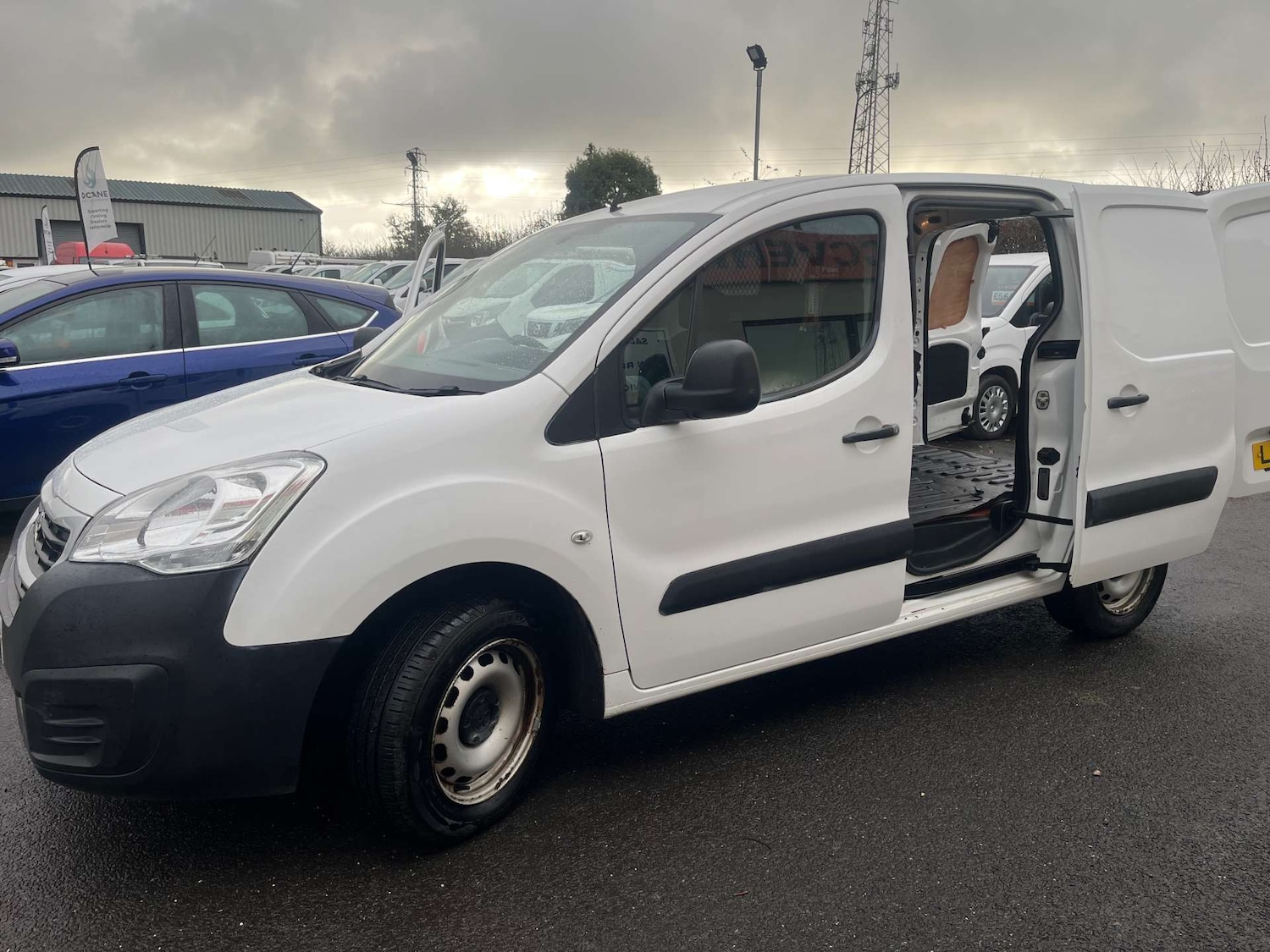 Used Peugeot Partner 2018 for sale - 76682748: Photo 32