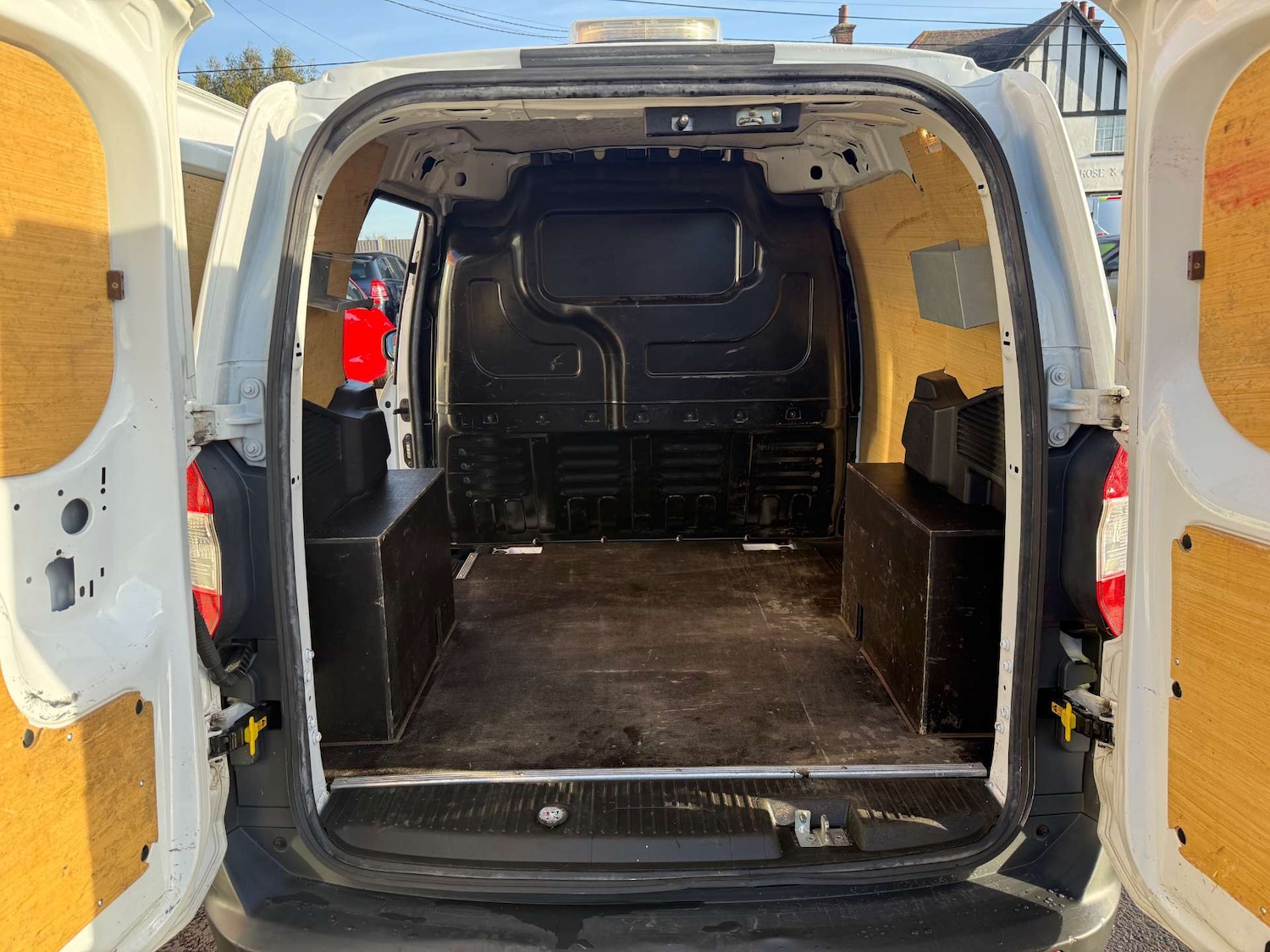 Used Ford Transit Courier 2018 for sale - 77022415: Photo 18