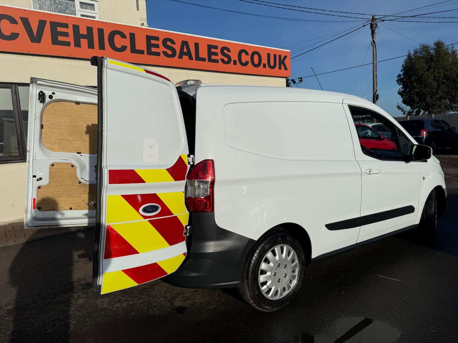 Used Ford Transit Courier 2018 for sale - 77022415: Photo 21