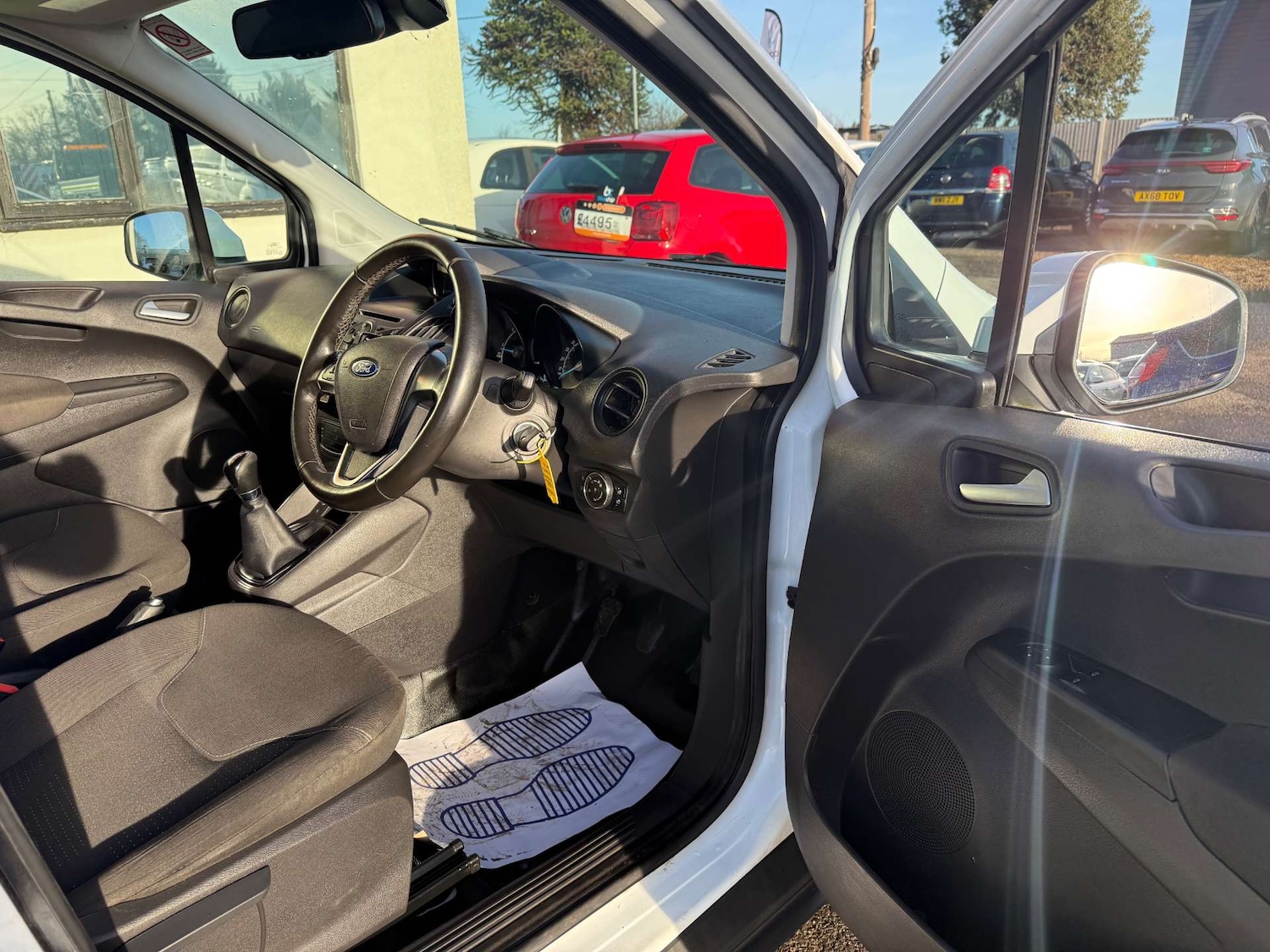 Used Ford Transit Courier 2018 for sale - 77022415: Photo 24