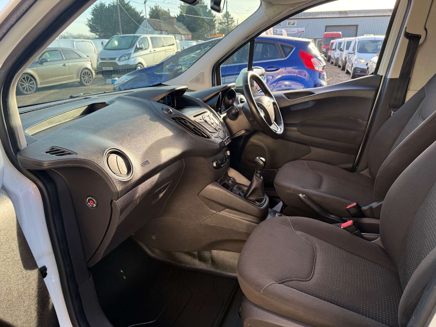 Used Ford Transit Courier 2018 for sale - 77022415: Photo 9